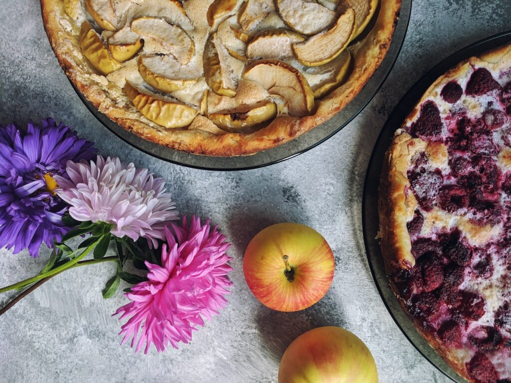 Jabłka pod owsianą kruszonką – rozsmakuj się w tym pysznym i zdrowym deserze